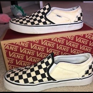 Low top slip on vans